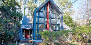 Contemporary 4bd/3.5ba Near Hope Valley + Home Equidistant to Downtown Durham & Chapel Hill! Gallery 1