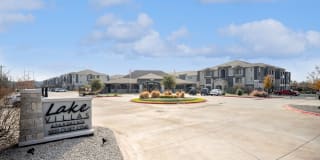 Lake Villas Apartments Gallery 30