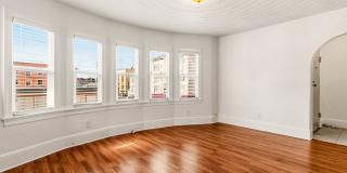 Spacious 3-Bedroom House in Oakland's Meadow Brook Gallery 3