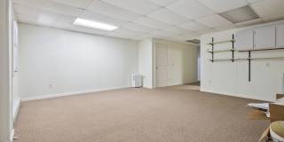 Woodcroft End of Unit Townhouse with Large Bedrooms Gallery 23