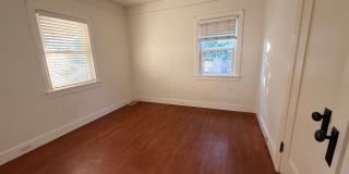 Cute home in Ventura Avenues includes garage for storage and a parking spot Gallery 8