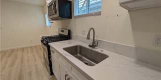 200 E Phillips St Gallery 4