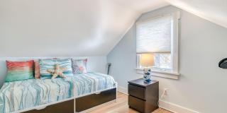 127 Lawrence Avenue Gallery 18