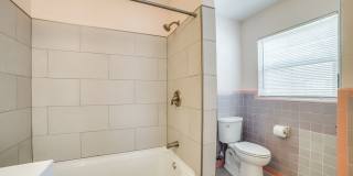 CHARMING MID-CENTURY HOME IN DELLVIEW Gallery 22