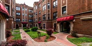 8241 S Ellis Gallery 22