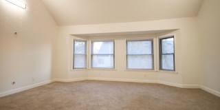 2 Bedroom, 2.5 Bath Walking Distance From the Riverside Trails and Downtown! Gallery 12