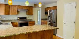 Large 4 Bedroom in Somerset Neighborhood Large 4 Bedroom in Somerset Neighborhood Gallery 9