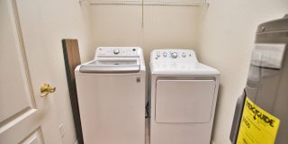 Annual Unfurnished 3rd Floor Condo in L Pavia with Community Pool! Gallery 30
