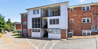 Lovely Two Bedroom Condo in Cotswold! Gallery 19