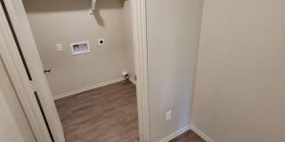 Bryan -3 bedroom / 2 bath / 2 car garage / Large fenced in back yard. Gallery 8