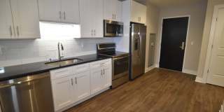 3833 N Broadway Gallery 68