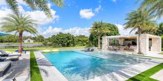 11173 Manatee Gallery 1