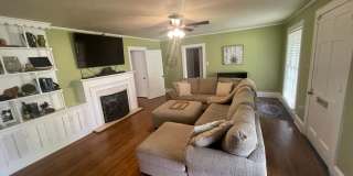 Spacious South Highlands 2 Bedroom Home with flex rooms! Gallery 5