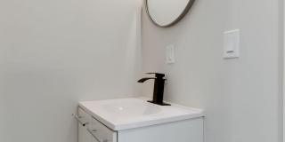 614 HOFFMAN Street Gallery 13