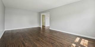 24 Hutton Avenue Gallery 8