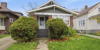 162 Winspear Avenue Gallery 11