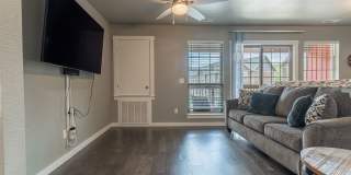 Fully Furnished Condo!!  3 bedroom 2.5 bath minutes from the U of A!!!! Gallery 10