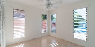 SF 4BR/2BA/2car garage home w/inground swimming pool in Ewa Beach Gallery 31