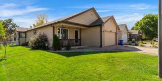 Updated 3 Bed/3 Bath Single Family Home on Corner Lot - Available NOW! Gallery 1