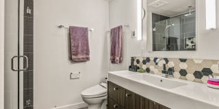 2+ Bed 2.5 Bath East Madison Townhouse Gallery 18