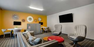 Greentree Gallery 12