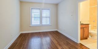 3808 North SHEFFIELD Ave. Apt. Gallery 42