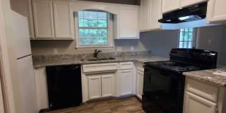 Charming 3-Bedroom Home with Private Fenced Yard in Valdosta, GA! Gallery 5