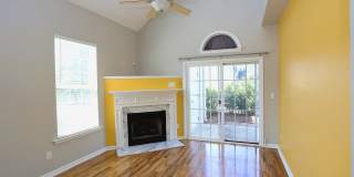 3 Bedroom, 2 Bath End Unit with Fresh Carpet and Paint in Auburn Square! Gallery 5