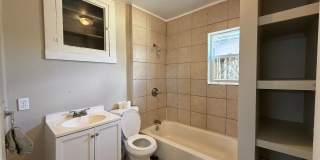 Escape Apartment Life! Downtown Cottage with yard! Gallery 9