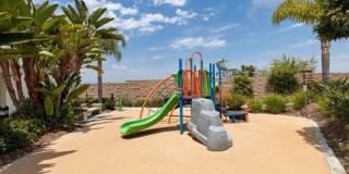 Available Now! Tri-Level 3 Bedroom 3.5 Bath Townhome!! Gallery 9