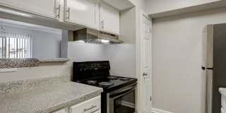 The Establishment at 1800 Apartments Gallery 1