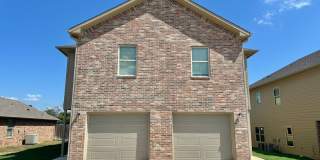 3 Bedroom 2.5 Bathroom Townhomes at Villa Rosa! Now offering 1/2 OFF FIRST FULL MONTHS RENT! Gallery 1