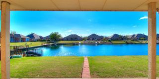 Beautiful Home With Lake View - 3 Bed + 2 Bath Beautiful Home With Lake View - 3 Bed + 2 Bath Gallery 6