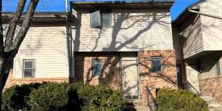 3 bedroom, 3.5 bathroom, remodeled Southside townhome Gallery 1