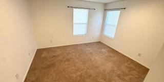 Spacious 5 bedroom home Gallery 19