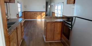 1716 E Market Ave Gallery 1