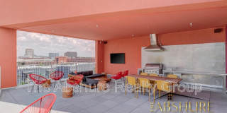 Yancey Street Gallery 25