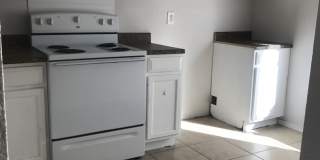 IMMEDIATE  MOVE IN!!!!!Cute 2 Bed / 2 Bath Unit in Pine Hills For Rent Gallery 3