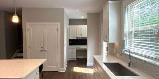 Incredible Townhome in Near Uptown with Move-In Special! Gallery 17