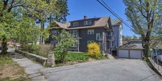 1066 Pleasant St Gallery 13