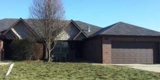 3 bed 2 bath 2 car garage duplex in the heart of Ozark MO Gallery 1