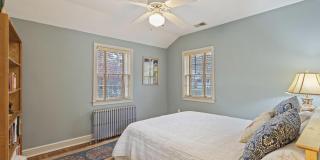 903 JACKSON Avenue Gallery 17