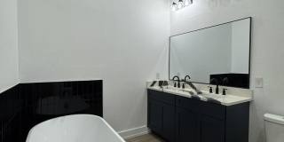 105 Forrest Gallery 17