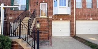43115 FOREST EDGE Square Gallery 1