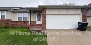 1534 E Kerr Gallery 1