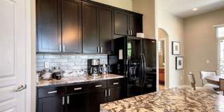 Spacious 3 BDR Townhome on Golf Course Gallery 14