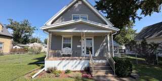 $2,000 | 3 Bedroom 2 Bath | 2 Car Detached Garage | Large Fenced Backyard Gallery 1