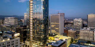 1900 Broadway Gallery 80