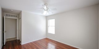 16034 W Winchcomb Drive Gallery 21