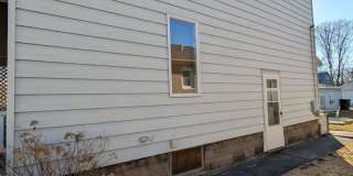 Spacious 3 Bedroom Home with 2 Car Garage and Large Yard! Gallery 9